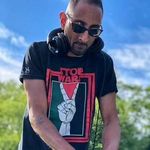 Meet your Posher, Moe